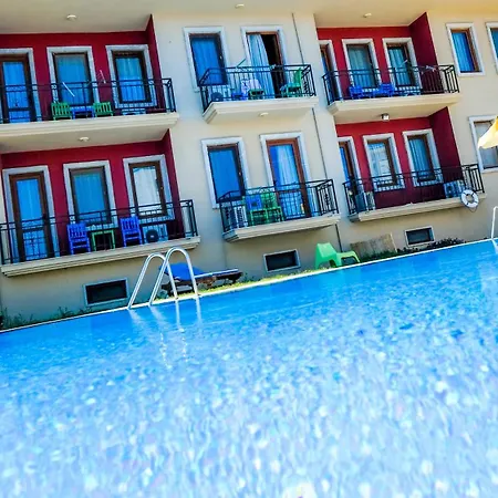 Kuyucak Hotel *